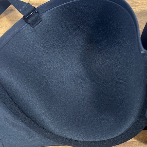 Classic T Shirt Black Bra - Picture 5 of 9